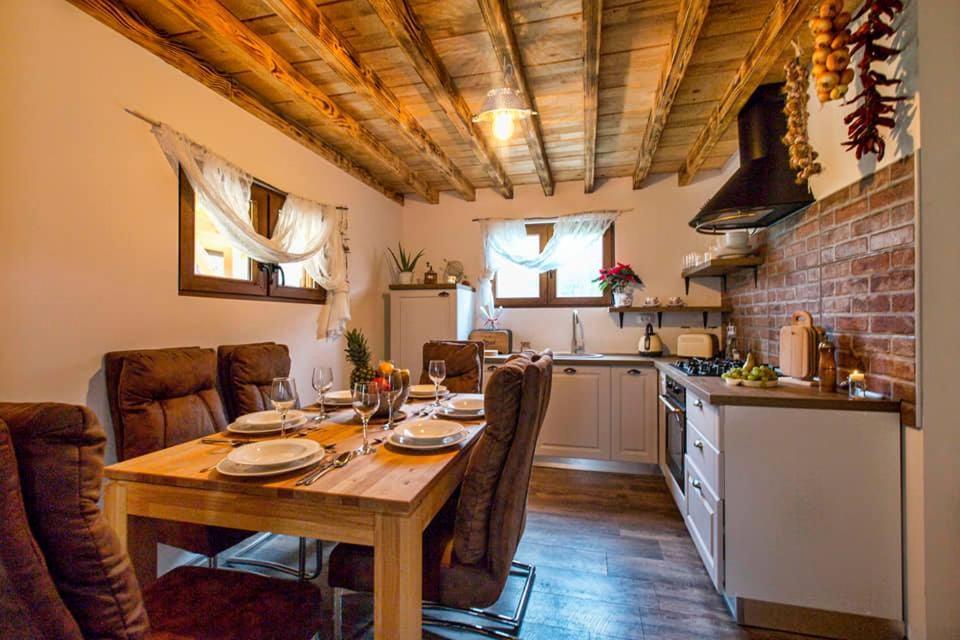 Spirit Of Velebit Villa กอสปิช ภายนอก รูปภาพ